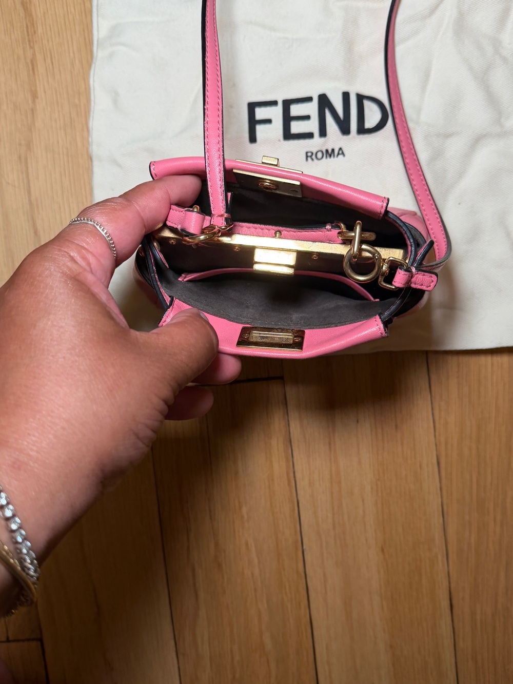 Fendi Nappa Micro Peekaboo Iconic Satchel Rosa - Picture 4 of 4